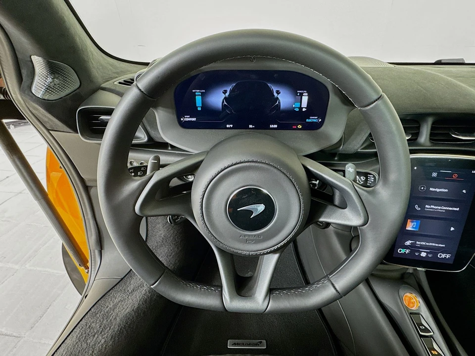 2026 McLaren Artura Spider - Image 11 of 24