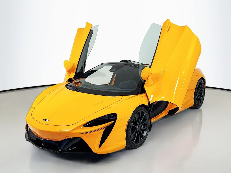 2026 McLaren Artura Spider - Image 3 of 24