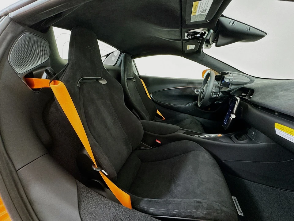2026 McLaren Artura Spider - Image 21 of 24