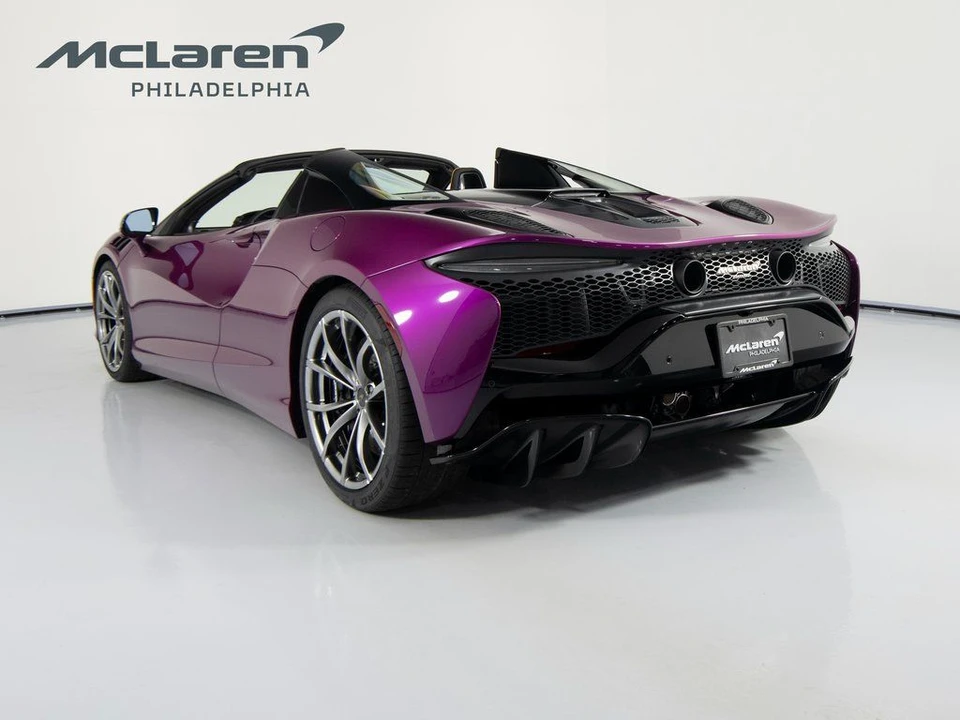 2026 McLaren Artura Spider - Image 8 of 31