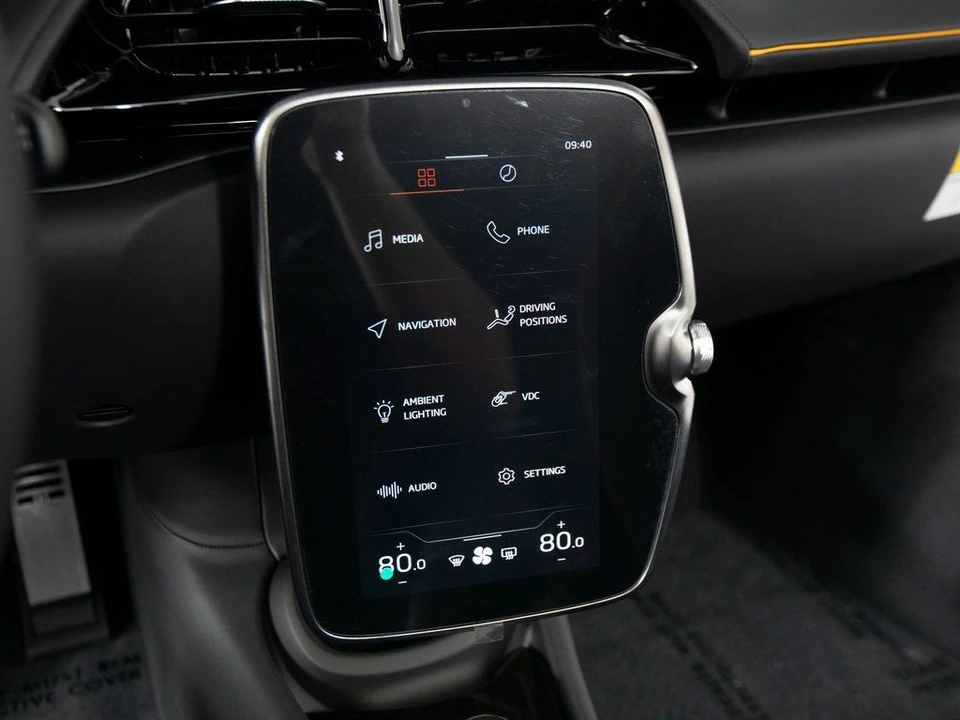2026 McLaren Artura Spider - Image 21 of 31