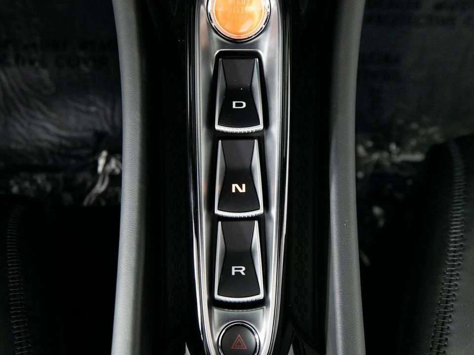 2026 McLaren Artura Spider - Image 23 of 31