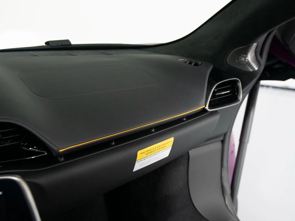 2026 McLaren Artura Spider - Image 24 of 31