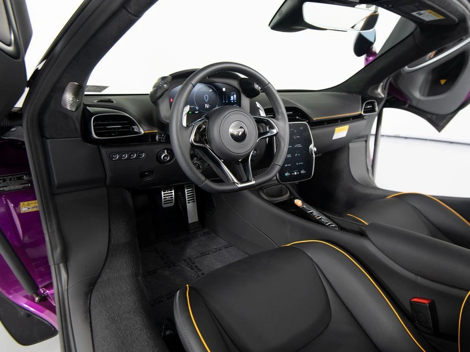 2026 McLaren Artura Spider - Image 15 of 31