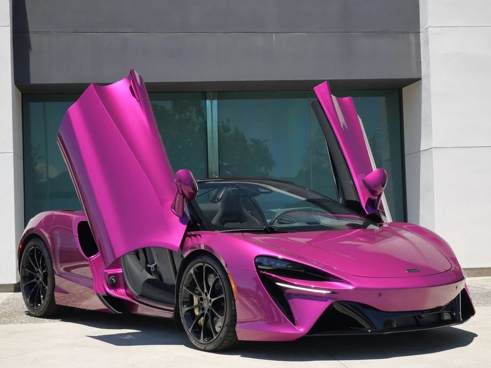 2026 McLaren Artura Spider - Image 16 of 26