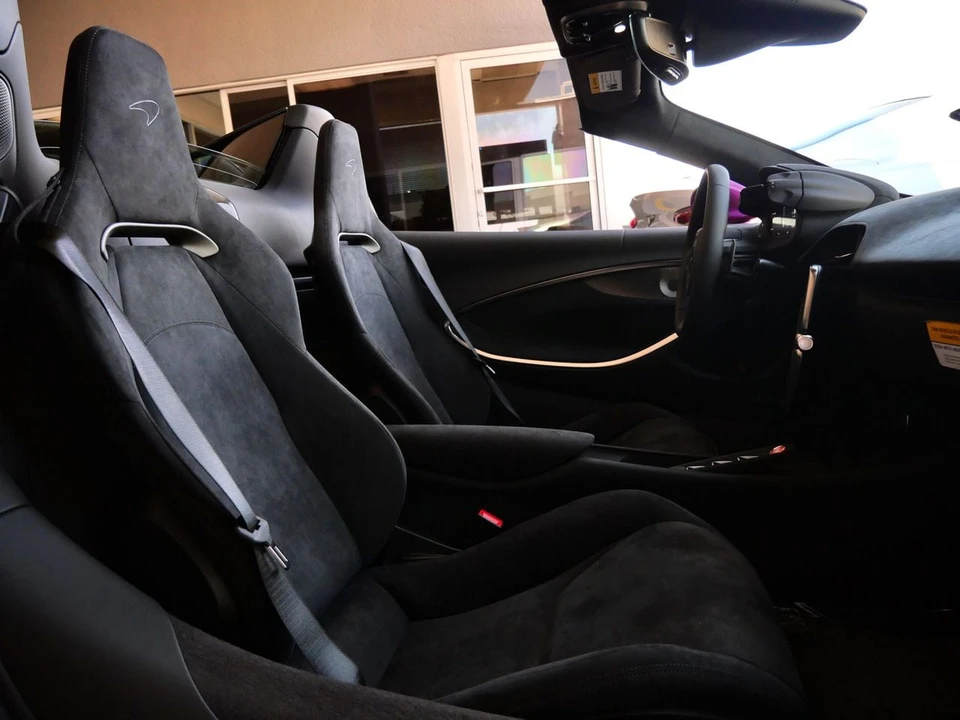 2026 McLaren Artura Spider - Image 11 of 26