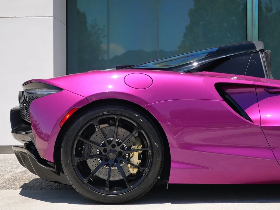 2026 McLaren Artura Spider - Image 15 of 26