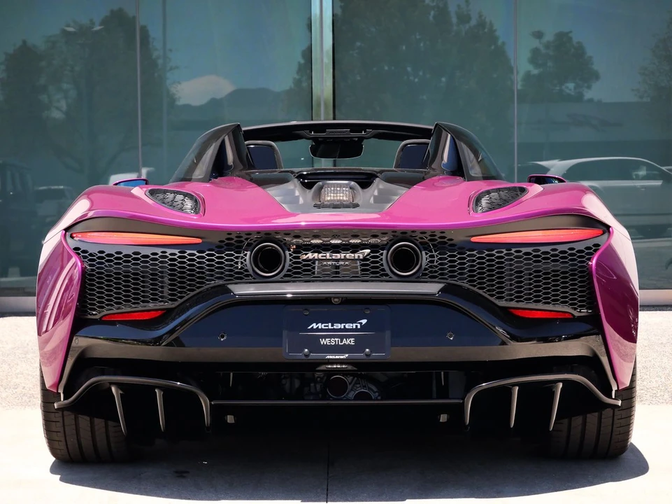 2026 McLaren Artura Spider - Image 5 of 26