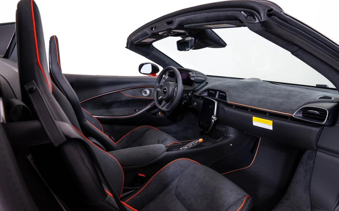 2026 McLaren Artura Spider - Image 24 of 25