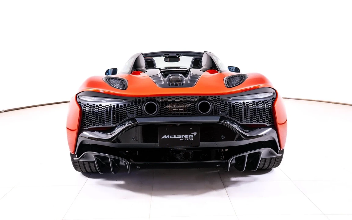 2026 McLaren Artura Spider - Image 6 of 25