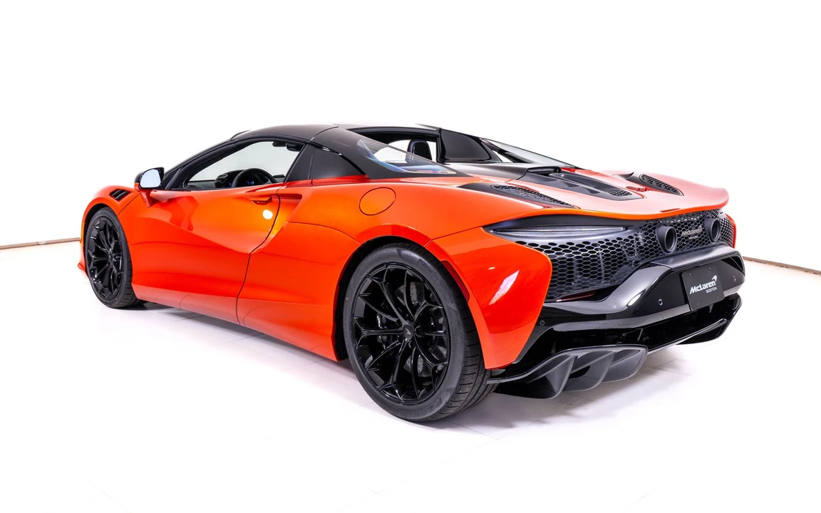 2026 McLaren Artura Spider - Image 4 of 25