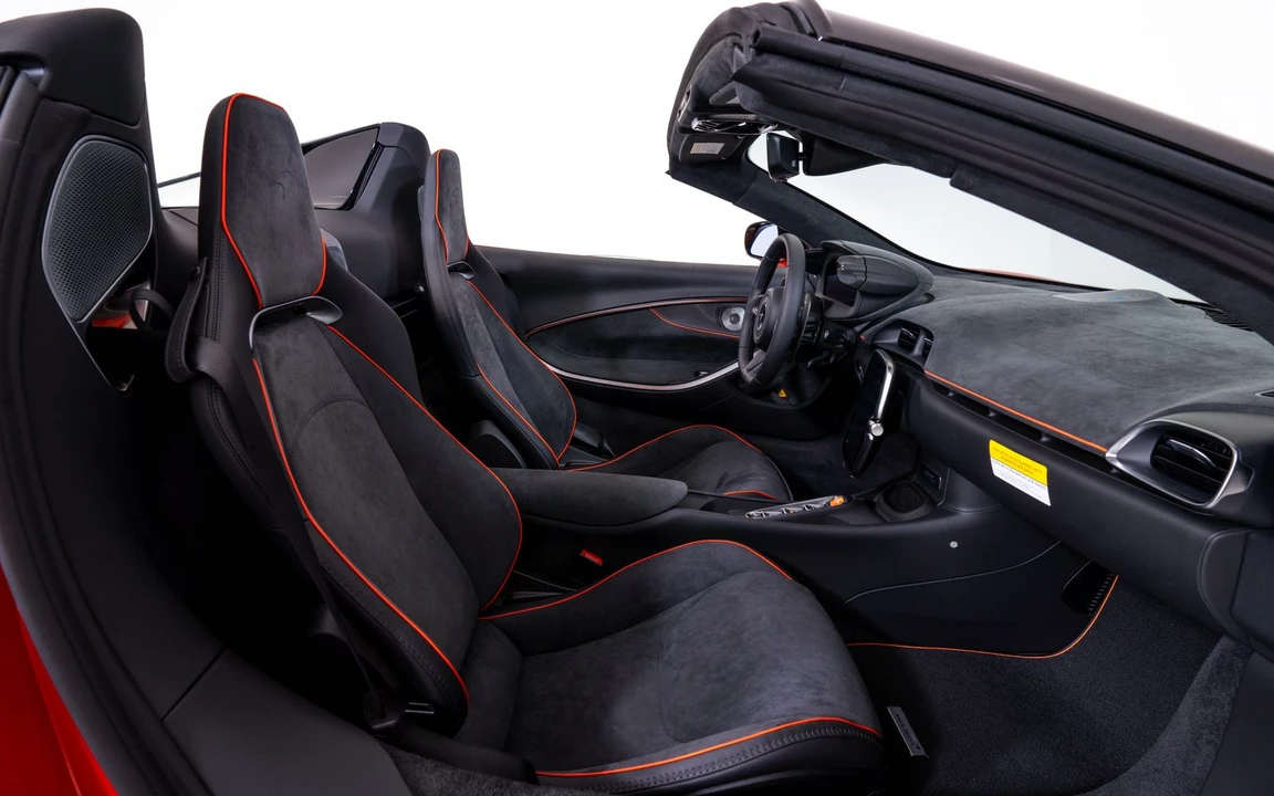 2026 McLaren Artura Spider - Image 23 of 25
