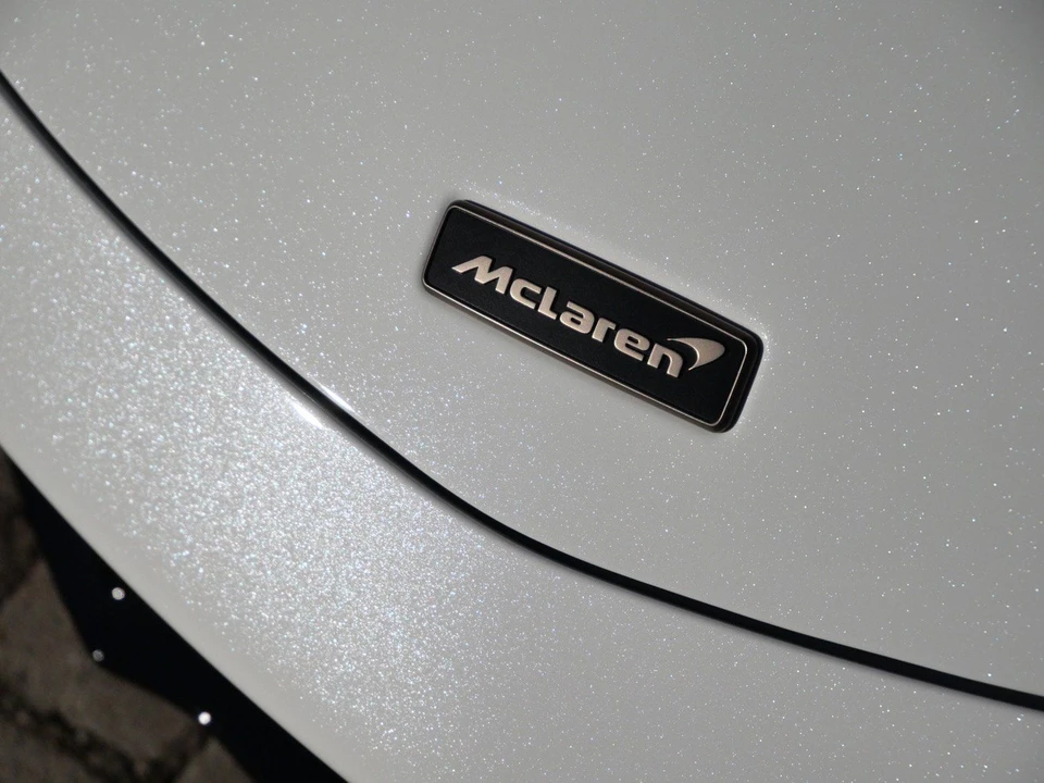 2026 McLaren Artura - Image 17 of 20