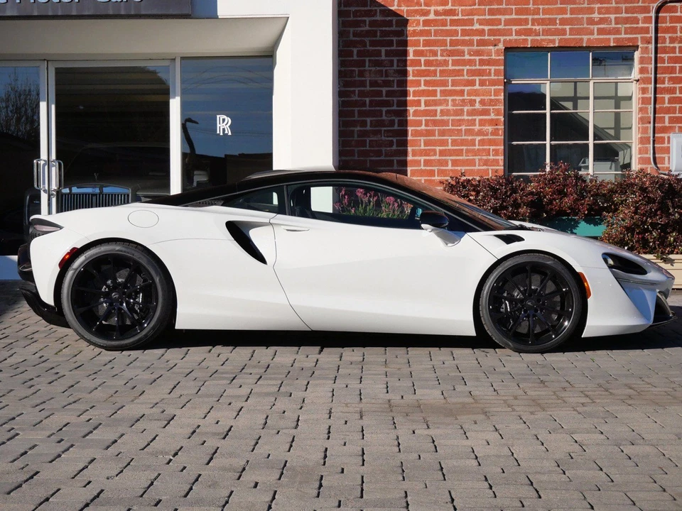2026 McLaren Artura - Image 3 of 20