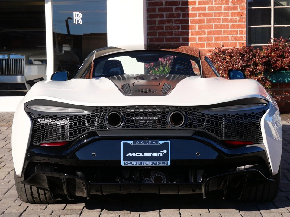 2026 McLaren Artura - Image 5 of 20