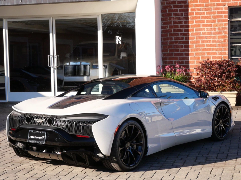 2026 McLaren Artura - Image 4 of 20