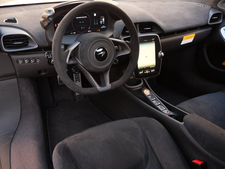 2026 McLaren Artura - Image 8 of 20