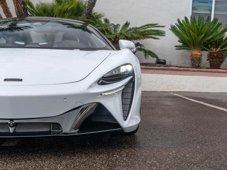2026 McLaren Artura - Image 6 of 31