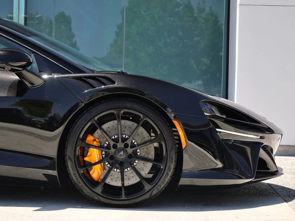 2026 McLaren Artura - Image 7 of 25