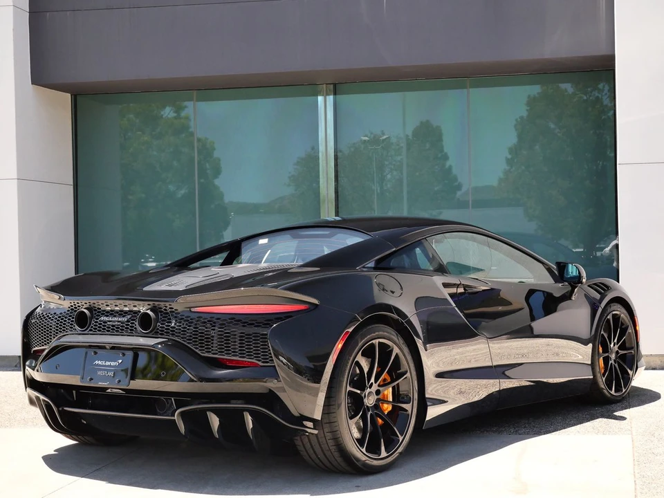 2026 McLaren Artura - Image 4 of 25