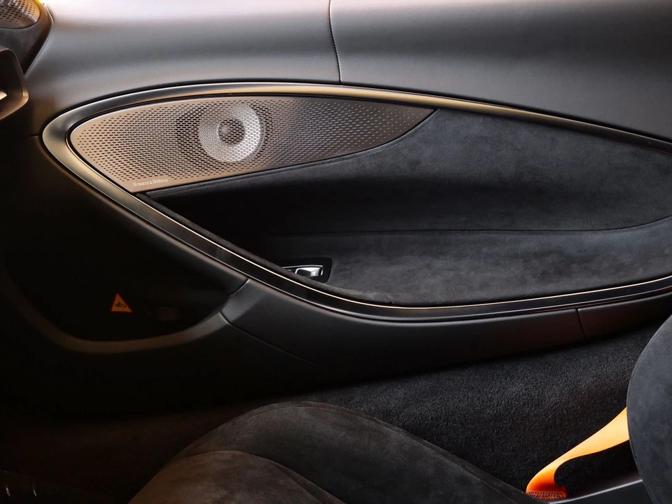 2026 McLaren Artura - Image 20 of 25