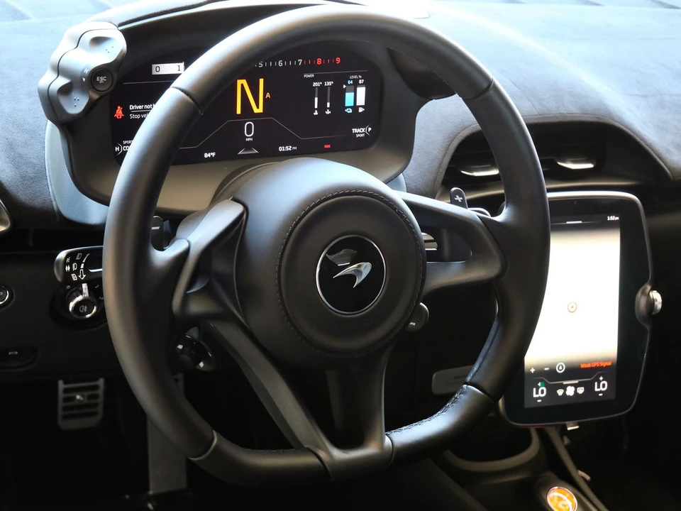 2026 McLaren Artura - Image 9 of 25