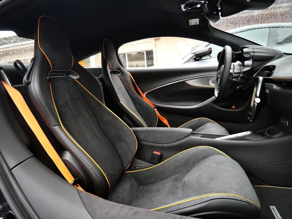 2026 McLaren Artura - Image 11 of 22