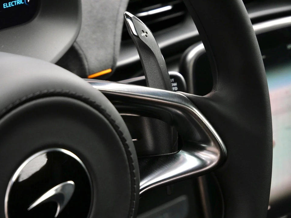 2026 McLaren Artura - Image 12 of 22