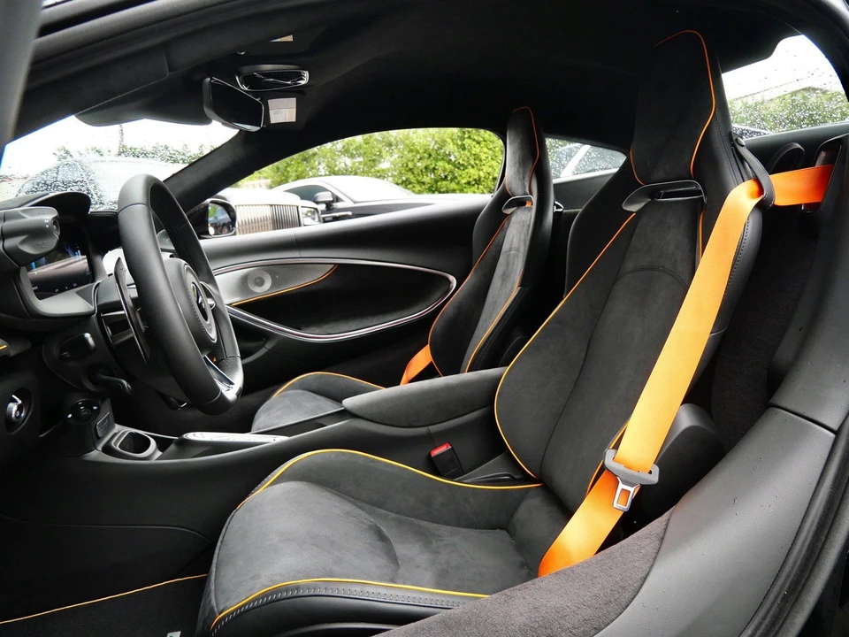 2026 McLaren Artura - Image 16 of 22