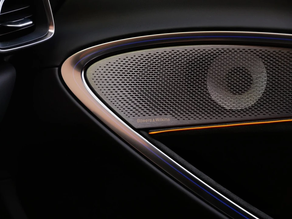 2026 McLaren Artura - Image 19 of 24