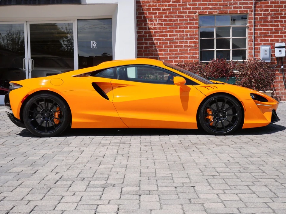 2026 McLaren Artura - Image 3 of 24