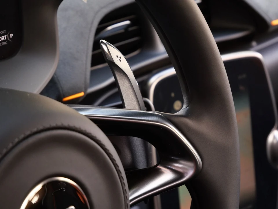 2026 McLaren Artura - Image 10 of 24