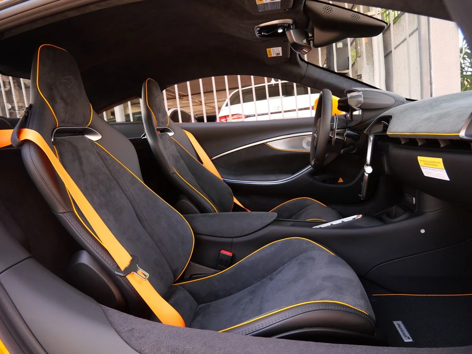 2026 McLaren Artura - Image 12 of 24