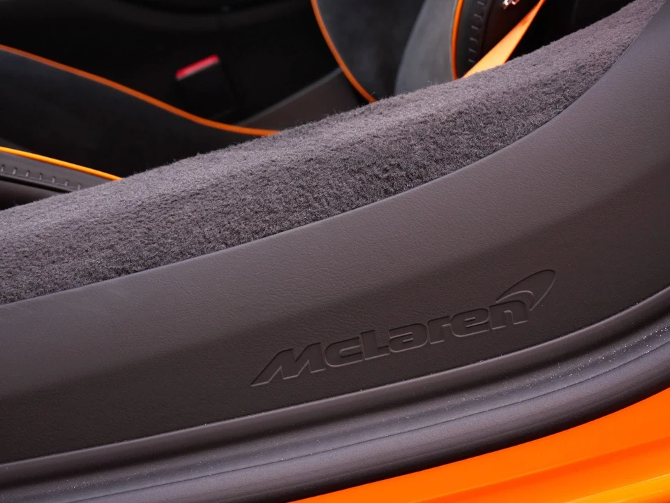 2026 McLaren Artura - Image 20 of 24