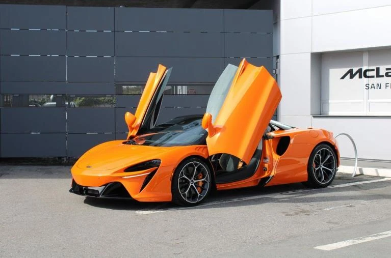 2026 McLaren Artura - Image 2 of 7
