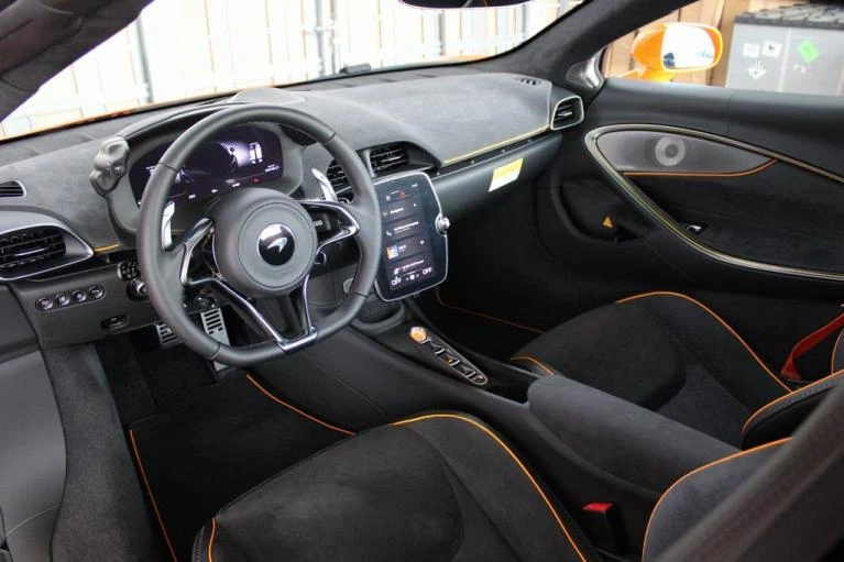 2026 McLaren Artura - Image 5 of 7