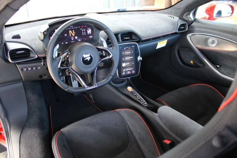 2026 McLaren Artura - Image 5 of 7