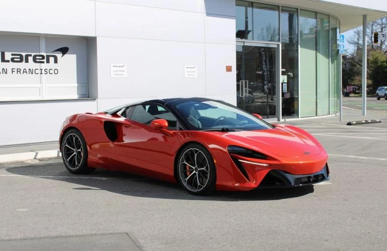 2026 McLaren Artura - Image 7 of 7