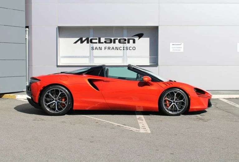 2026 McLaren Artura - Image 6 of 7