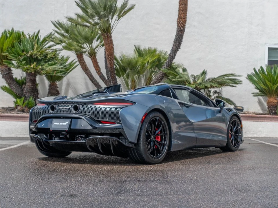 2026 McLaren Artura Spider - Image 4 of 31