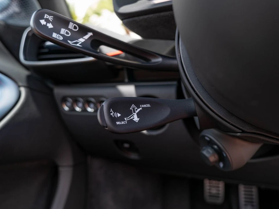 2026 McLaren Artura Spider - Image 21 of 31