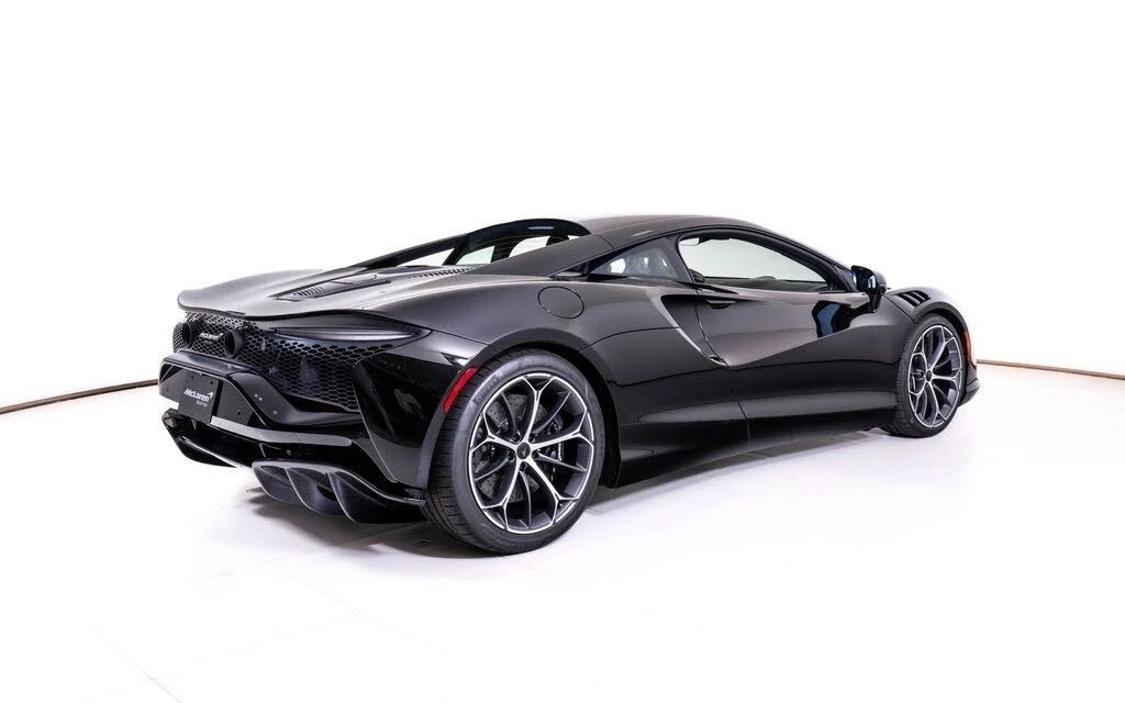 2026 McLaren Artura - Image 5 of 22