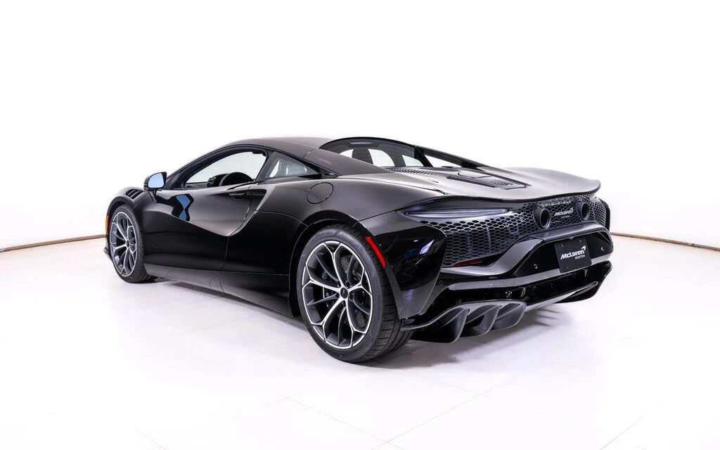 2026 McLaren Artura - Image 3 of 22