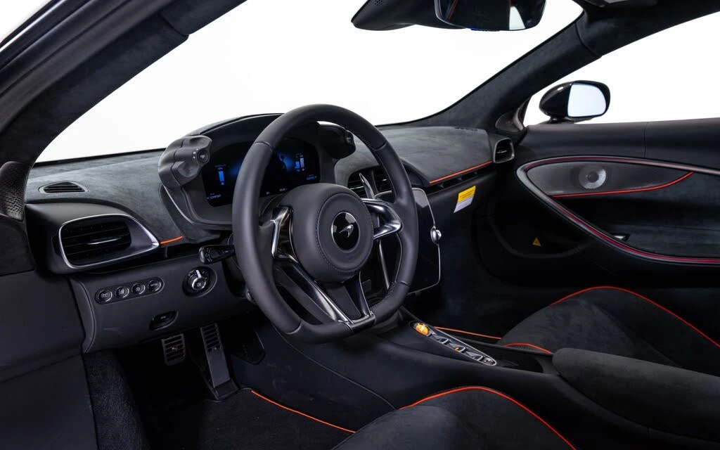 2026 McLaren Artura - Image 16 of 22