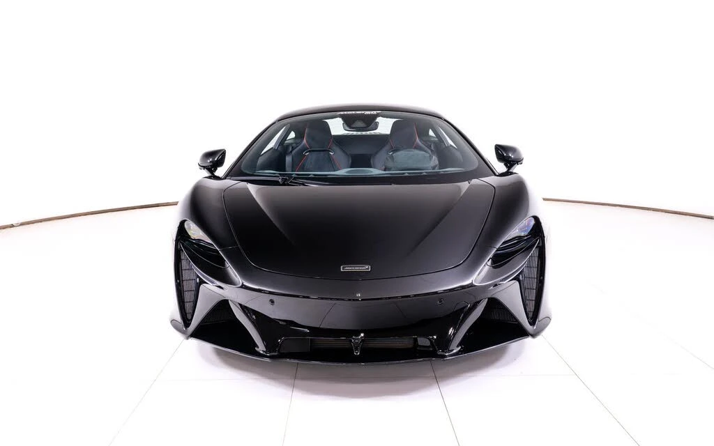 2026 McLaren Artura - Image 8 of 22