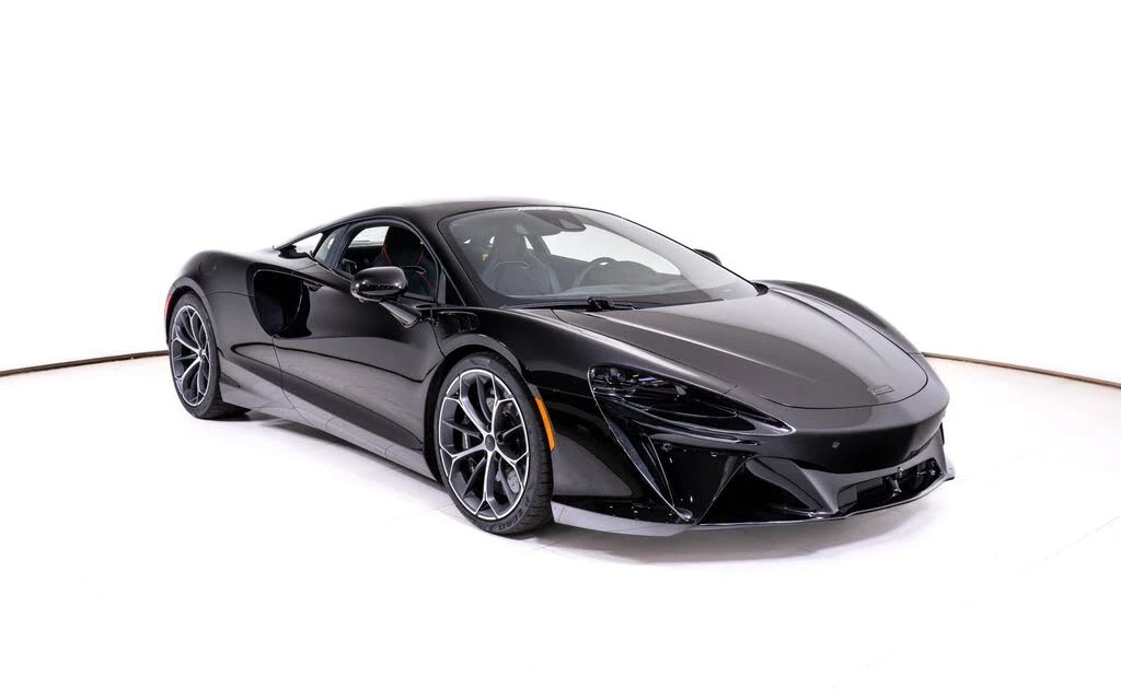 2026 McLaren Artura - Image 7 of 22