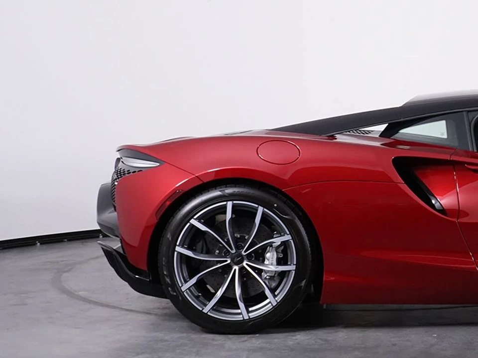2026 McLaren Artura - Image 14 of 30
