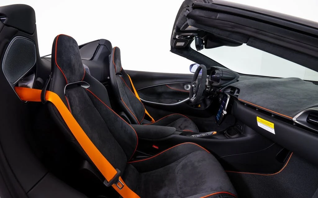 2026 McLaren Artura - Image 21 of 23
