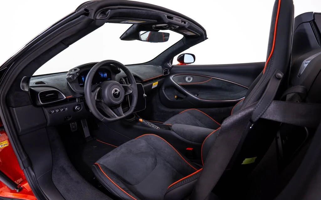 2026 McLaren Artura - Image 21 of 25