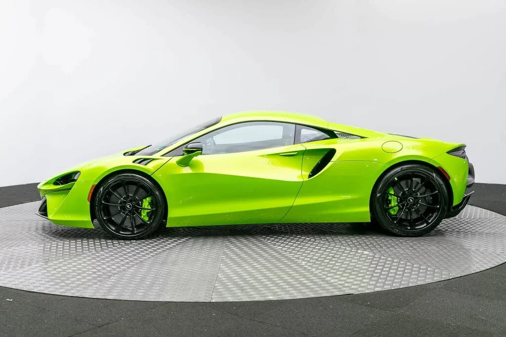 2026 McLaren Artura - Image 3 of 31